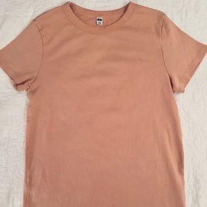Uniqlo blush t-shirt